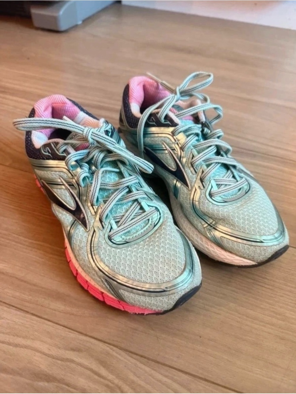 Brooks Mint Green and Pink Women's Athletic Running Shoes